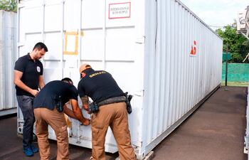 La Secretaría Nacional de Administración de Bienes Incautados y Comisados  contará con un régimen especial de contratación para la adquisición de bienes y servicios.