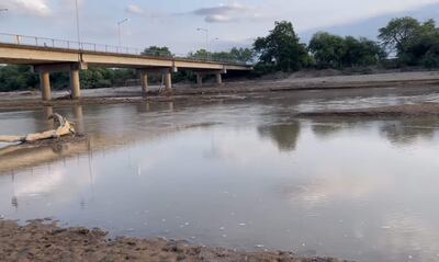 El primer repunte del agua del río Pilcomayo se produjo por efecto de lluvias registradas en el altiplano boliviano.