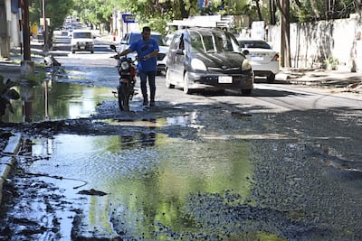 Esquina de la avenida General Santos y San Antonio, donde Óscar "Nenecho" Rodríguez (ANR-HC) prometió construir un desagüe pluvial.