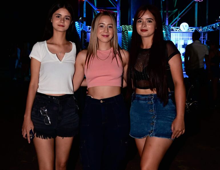 Giannina Pérez, Vale Sánchez y Mariza Pérez.