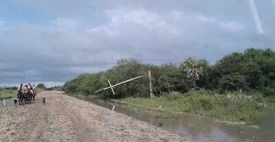 En Alberdi, la ANDE reportó unos 30 postes de hormigón armado rotos tras la tormenta de ayer.