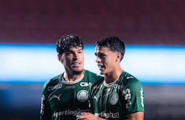 Gustavo Gómez y Ramón Sosa, titulares en Palmeiras contra el Remo.