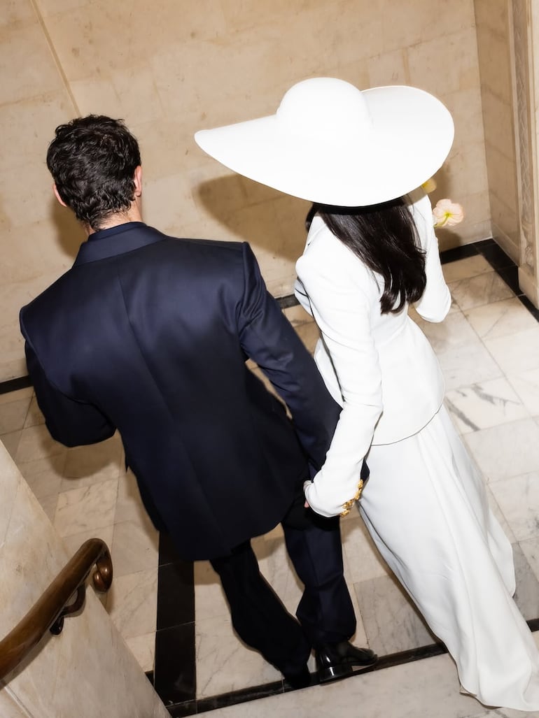 Callum Turner y Dua Lipa ya son marido y mujer. (Instagram/Dua Lipa)