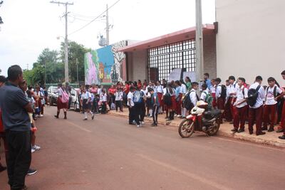 Cierre de escuela en Encarnación