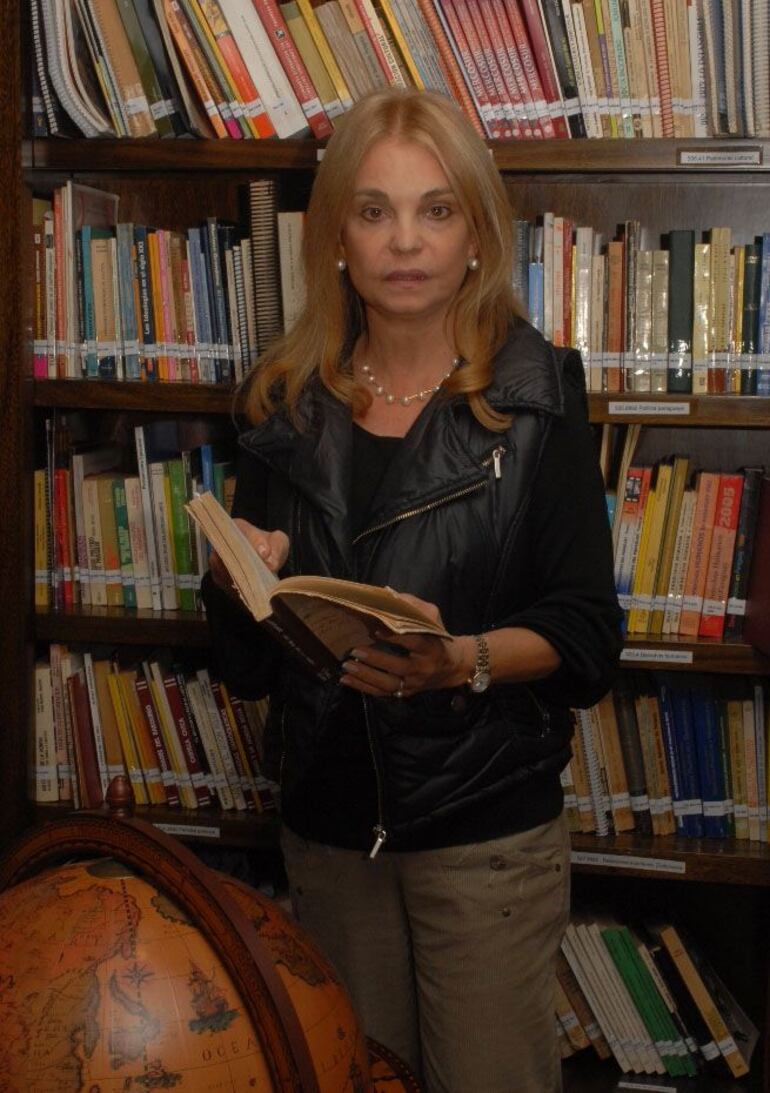 La profesora Beatriz González de Bosio, autora de este artículo