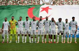 La selección de Argelia, la vigésima clasificada al Mundial 2026, liderada por su principal figura, el extremo Riyad Karim Mahrez.