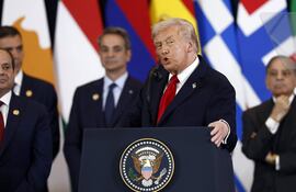 El presidente de Estados Unidos, Donald Trump, pronuncia un discurso en la Cumbre de Paz de Gaza en Sharm El-Sheikh, Egipto.
