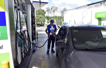 Imagen referencial de una estación de servicios.