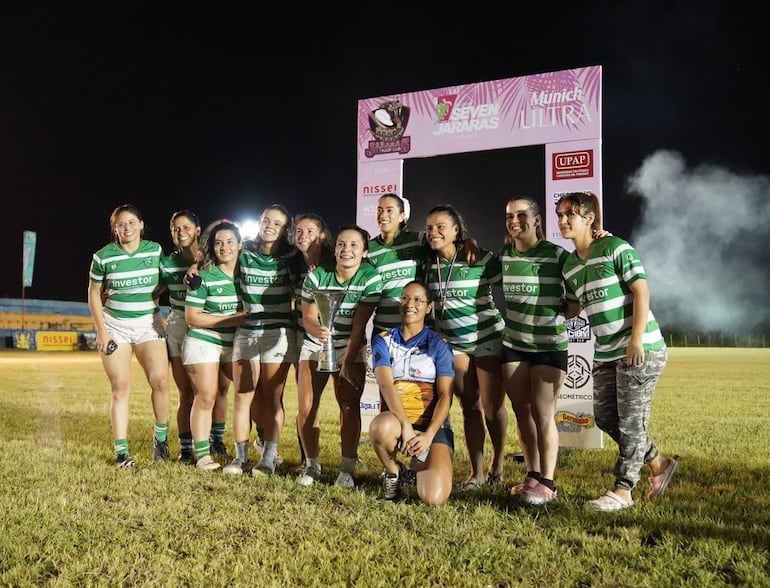 Las chicas del Cristo Rey ganaron la Copa Oro.
