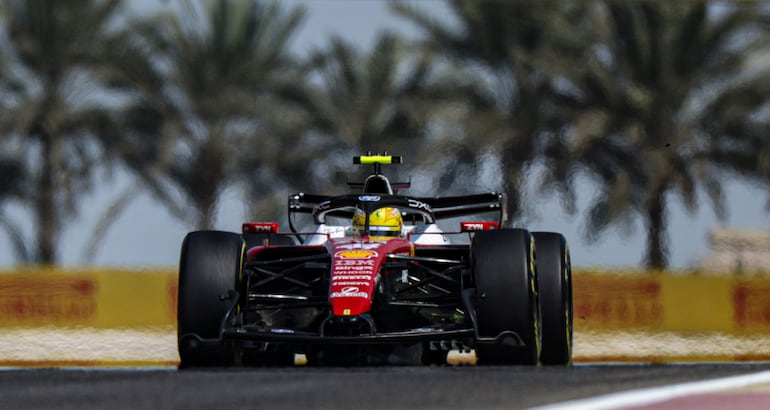 El piloto británico Lewis Hamilton tuvo un buen cierre en los test logrando el tercer tiempo.
