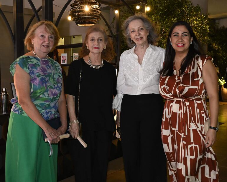 Grace Elsam, María Antonia de Gwynn, Jennifer Baldock y Carolina de Castaños. 