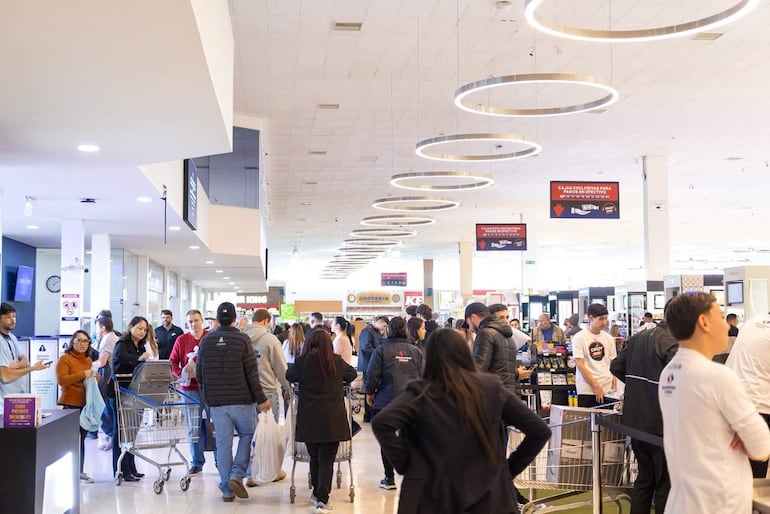 Celebran "invasión" de turistas de compras en Pedro Juan Caballero - Nacionales