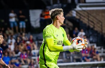 El portero paraguayo de San Lorenzo de Almagro, Orlando Gill, durante el encuentro frente a Cerro Porteño por la Serie Río de La Plata. (Foto: DaniRodriguezPH)