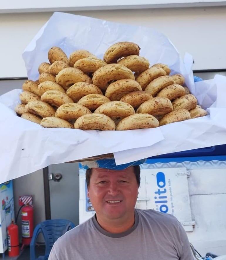 Cristian Colmán, chipero del barrio General Díaz de la ciudad de Caacupé.