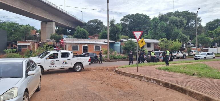 Redada en “barrio Mosquito” de Encarnación resulta con dos detenidos y 14 demorados