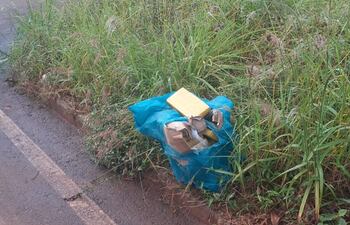 La droga fue encontrada al costado de una calle en Ciudad del Este.