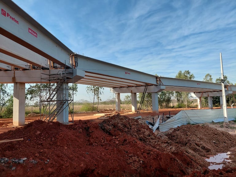 construcción del viaducto de retorno de Tape Tuja, Luque