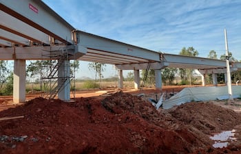construcción del viaducto de retorno de Tape Tuja, Luque