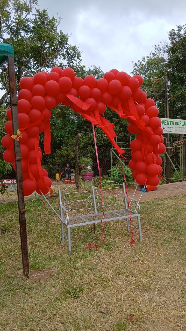 En la Expo Flora se habilitó un espacio especial para que los enamorados se tomen fotos por su día.