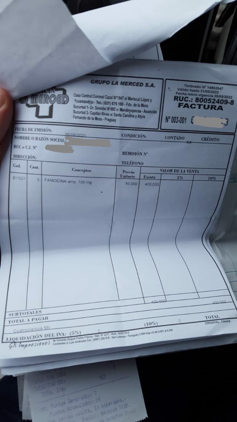 Asegurados aportan al IPS y éste no garantiza la provisión de fármacos. Familiares gastan millones en la compra.