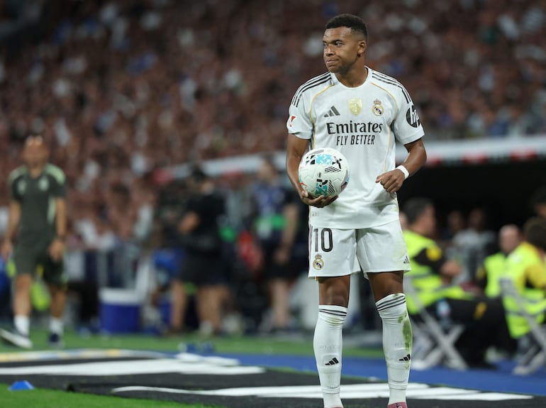 Tormenta en el Real Madrid: Mbappé, el yate en Cerdeña y una fractura que amenaza el Clásico