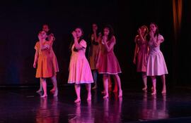 Una escena de la puesta "Flores para Flores".