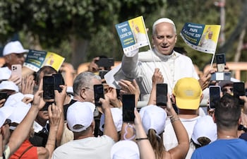 El papa León XIV visitó Lampedusa, epicentro de la crisis migratoria, instando a Europa a integrar a los migrantes.