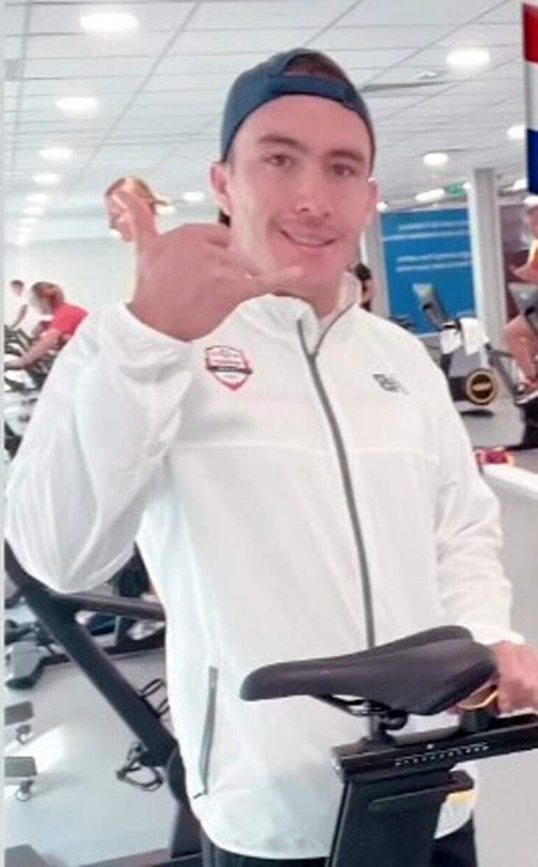 César Almirón Escobar (6/8/2001) compite mañana en París.