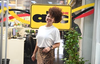 Entrevista a Concha Bernal en la redacción del Diario Abc Color