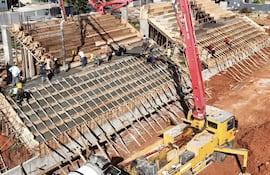 Construcción de las tribunas del nuevo estadio de Guaraní.