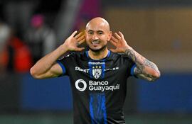 Carlos Gabriel "Cocoliso" González Espínola (33 años), en el festejo de su gol para el Independiente del Valle, que enfrentará en cuartos de final de la Copa Libertadores al brasileño Flamengo.