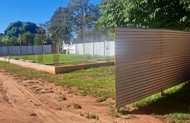 En estas condiciones se encuentran en La Colmena el colegio Agustina Miranda González, donde se tendría que construir aulas, sala para taller y sanitarios sexados.