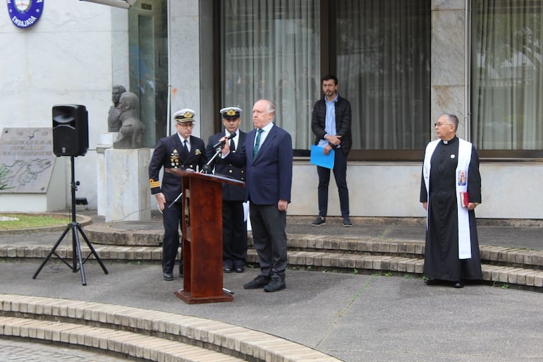 El embajador de la República Argentina en el Paraguay, Guillermo Emilio Nielsen, durante la ceremonia.