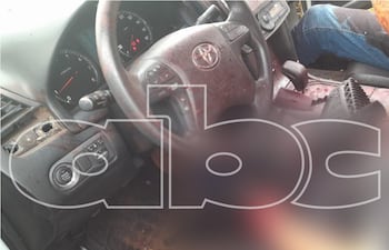 Camioneta en la que se desplazaban los dos presuntos miembros del grupo de "Macho", finalmente abatidos.