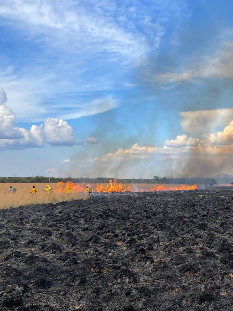 En la fecha se registraron más de 11 focos de incendios en el departamento de Paraguarí.