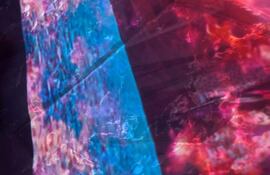 La artista Jazmín Cebé plasma imágenes sobre lienzos y mucho más. La invitación está realizada a disfrutar.