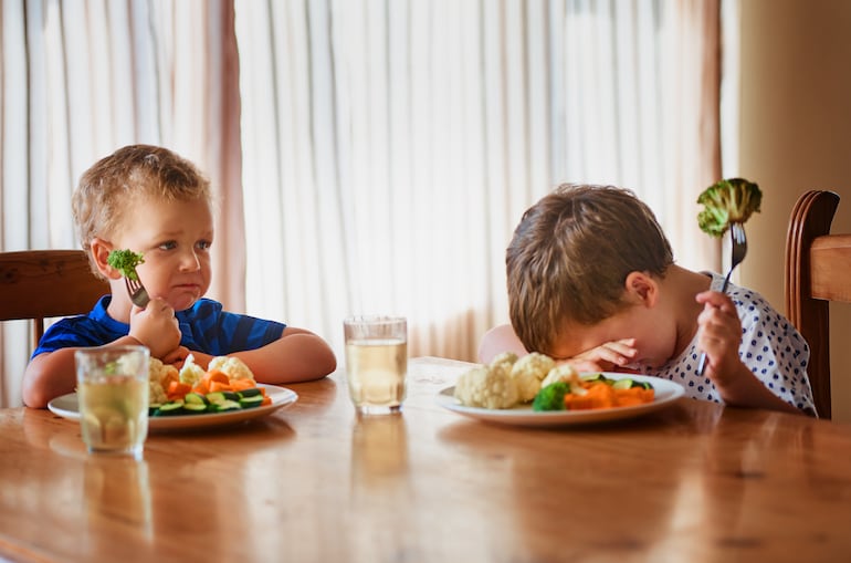 Niños no quieren comer vegetales, imagen ilustrativa.