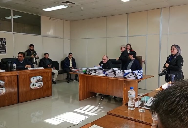 Vista de la Sesión de la Junta municipal del Capiatá.