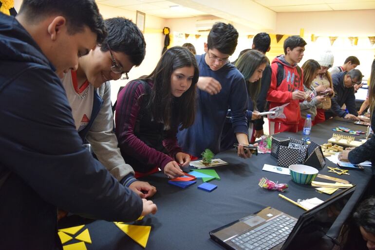 Los chicos podrán aprender de matemáticas y ciencias participando en juegos y en experimentos, durante la Semana de la Ciencia de la FaCen. 
