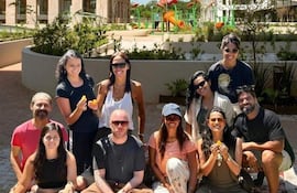 El equipo de Be Yoga, que estará comandando esta cita.