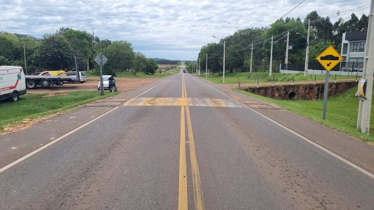 Conductores cuestionan la presencia de una lomada en el km 193 de la PY01, donde no hay escuelas ni hospital.