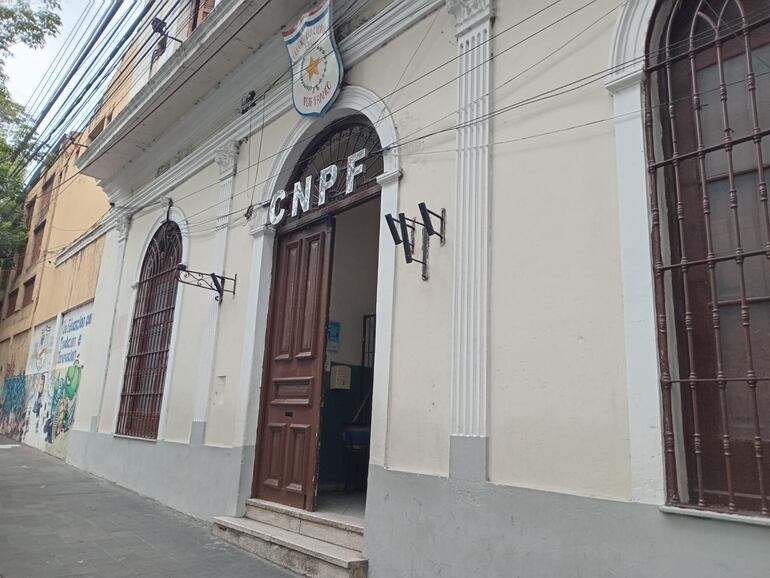El Colegio Nacional Presidente Franco, con escasa actividad debido a la protesta de profesores.