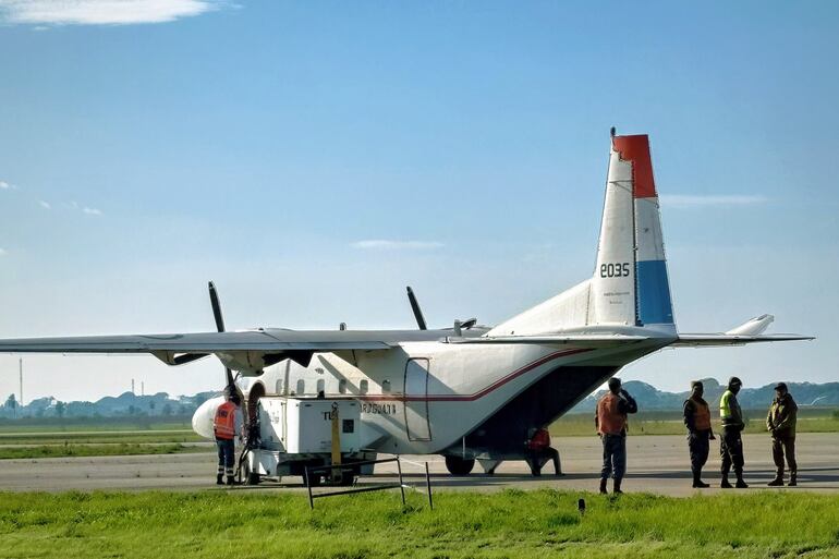 Paraguay envió ayuda humanitaria a Bolivia, que atraviesa una grave crisis social, con bloqueo de rutas desde hace cuatro semanas. El primero de los tres cargamentos enviados por Paraguay arribó hoy a Santa Cruz de la Sierra. (Gentileza: Cancillería Nacional)