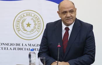 José Ignacio González Macchi, expuso en la audiencia pública.