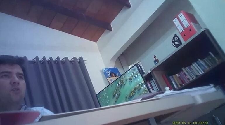 Captura de pantalla del video filmado al abogado Juan Carlos Bedoya, "negociando" la salida procesal de Franco Antonio Acosta.