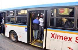 Usuarios del transporte público vienen sufriendo desde hace años la mala calidad del servicio.