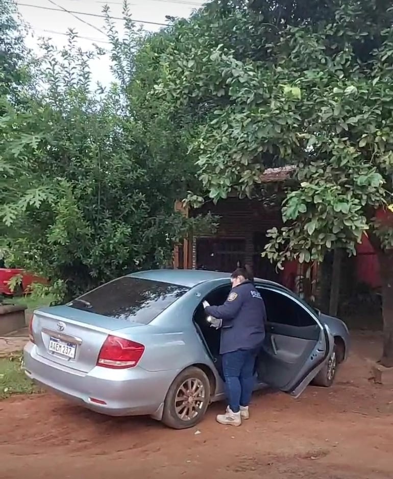 Auto del presidente de la Junta Municipal de Coronel Bogado Itapúa Rodrigo Miguel Gómez Silva con impactos de bala.