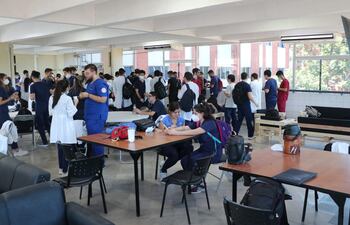 El Círculo Paraguayo de Médicos insiste en que los hospitales de práctica están sobresaturados de estudiantes.