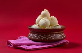 Rasgulla.