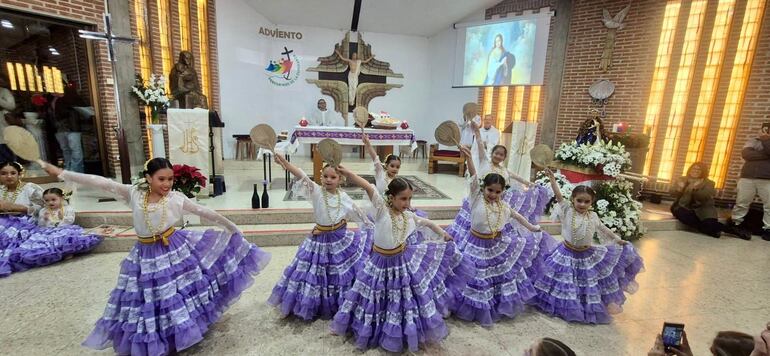 Elenco Raíces de mi tierra, de la profesora Mercedes López, en España, tendrá varias presentaciones por el día de la Virgen de Caacupé en Madrid.